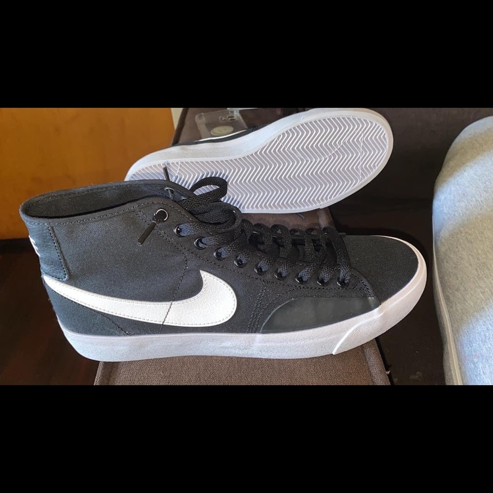 Nike m blzr court mid mens 9 1/2